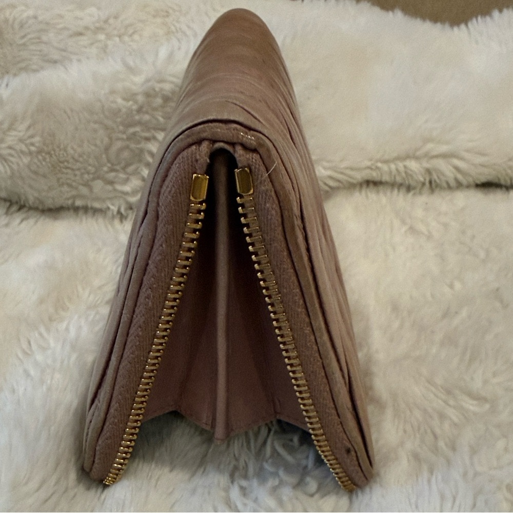 Miu Miu Matelasse Zippy Wallet - Picture 6 of 9